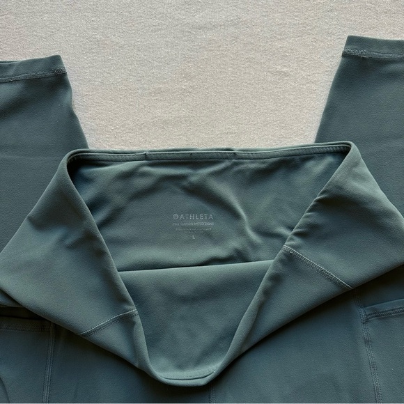 Athleta Inclination Moto Tight Green 27” Leggings with Pockets - Picture 5 of 8